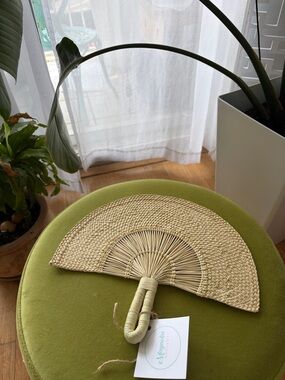 Magnolia Natural Straw Hand Fan